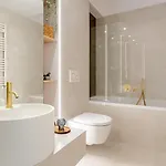 North By Urbanesq Cortina D Apartman Bukarest