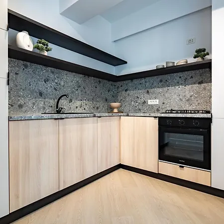 North By Urbanesq Cortina D