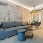 North By Urbanesq Cortina D 公寓